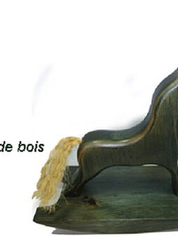 Magnifique cheval de bois fait 