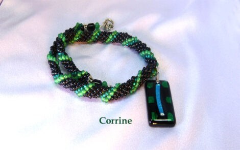 collier de perles Corrine- www.metiersdart-cadeaux.om