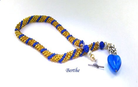 collier de perles Berthe, www.metiersdart-cadeaux.com
