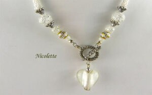 Collier de perles Nicolette/www.metiersdart-cadeaux.com