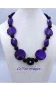 Collier de perles mauve