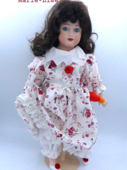 Poupée de porcelaine Marie-Lise