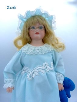 Poupée de porcelaine Zoé