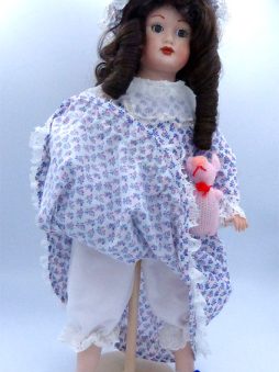 Poupée de porcelaine Gabrielle