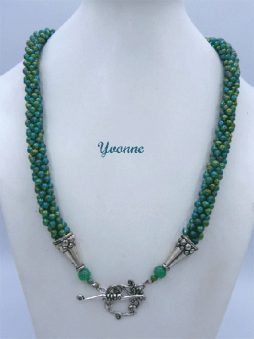collier de perles vertes